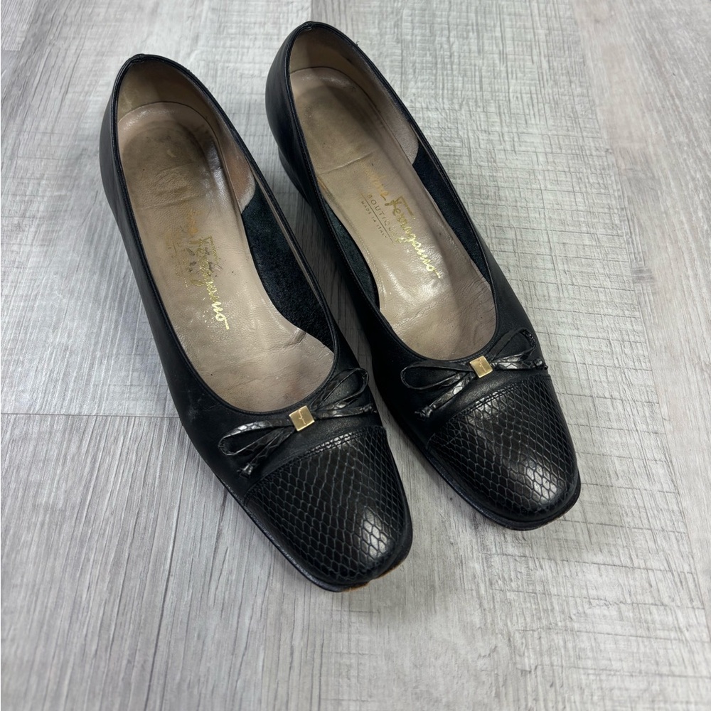 Salvatore Ferragamo Black Snake Skin Bow Tie Block Heel Size 7